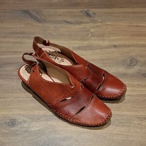 Pikolinos Women's Red Leather Cut-out Boho Pointed-toe Mules (EU 40/US 9.5)